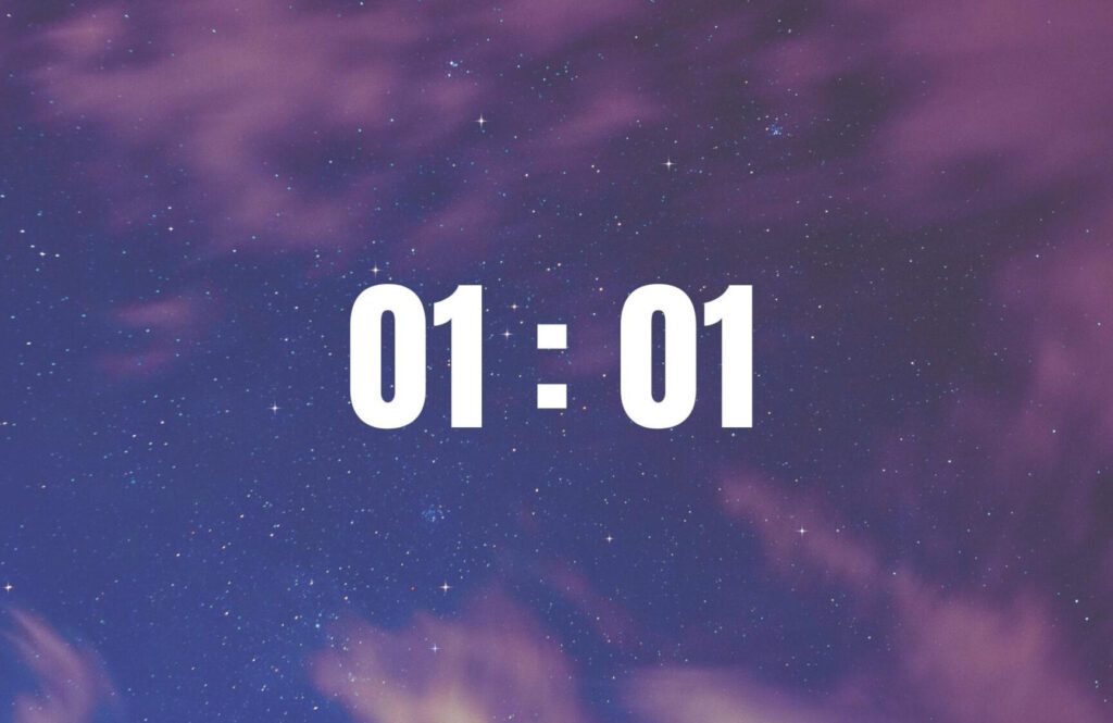 01h01 signification : quels messages cache l’heure miroir ?