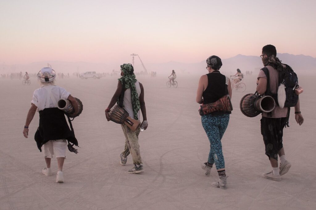 Combien coûte vraiment l’expérience Burning Man ?