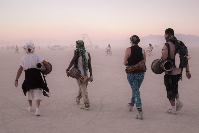 Combien coûte vraiment l’expérience Burning Man ?