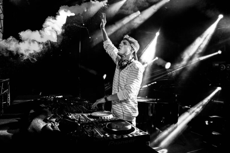 Qui est klas bergling et quel a été son rôle dans l&rsquo;héritage musical de son fils Avicii?