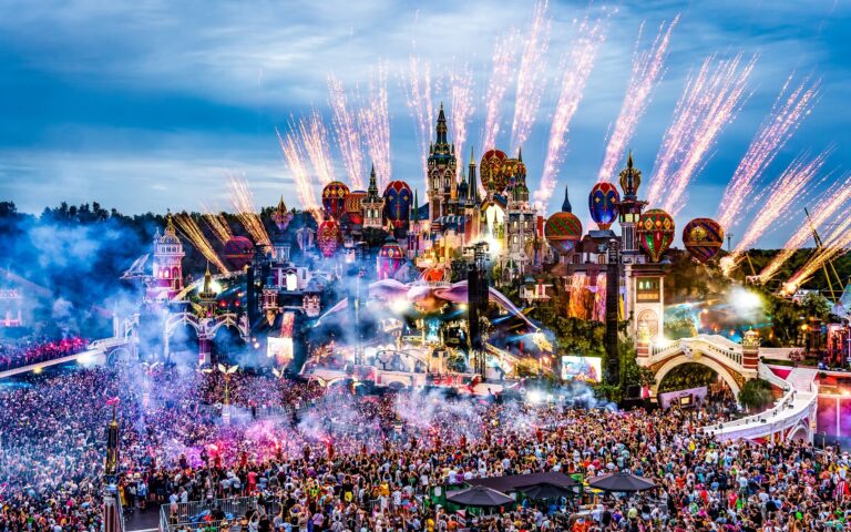 Combien coûte un billet pour Tomorrowland ?