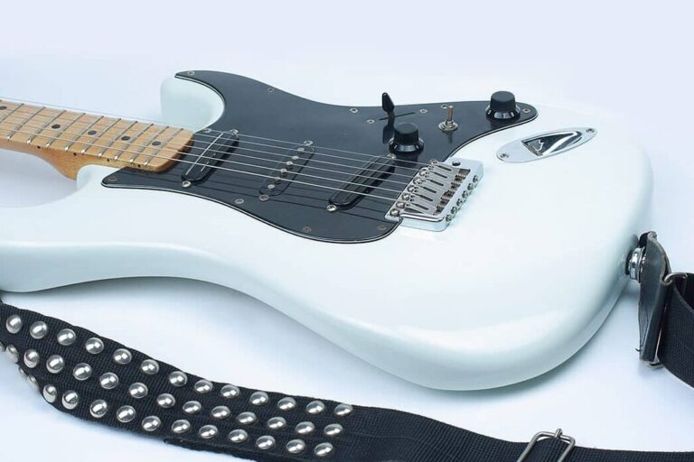 Comment choisir la meilleure sangle de guitare Fender pour votre style ?