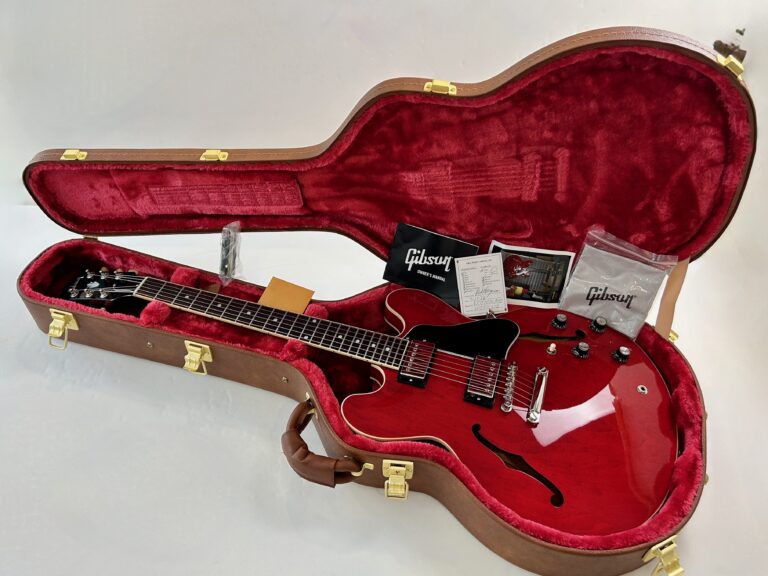 La Gibson ES-335 : l’incontournable guitare électrique semi-creuse