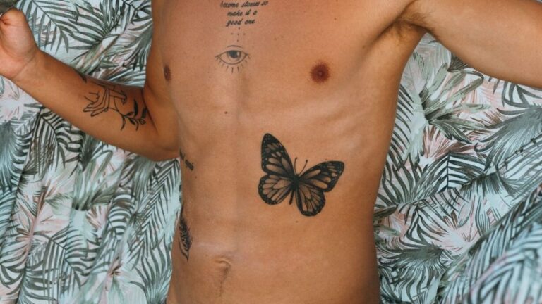 Signification des tatouages de papillon : Quels mystères se cachent derrière leurs ailes ?