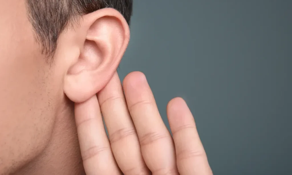 Pourquoi votre oreille siffle-t-elle ? Décryptage et significations