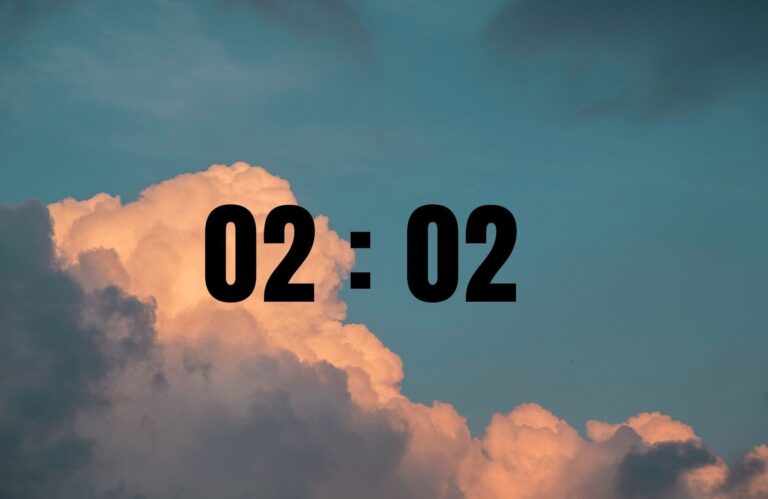 2h02 signification: quelle est la symbolique de cette heure miroir dans la musique?