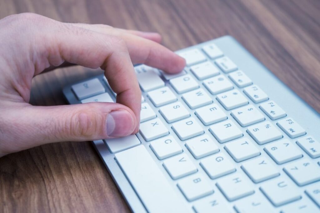 Comment insérer des signes différents avec votre clavier ?