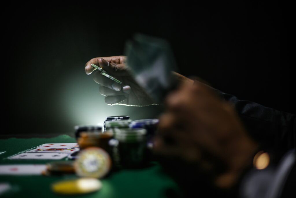 Vous aimez le poker? Pourquoi vous devriez avoir une playlist en jouant au poker sur Legiano et autres casinos en ligne