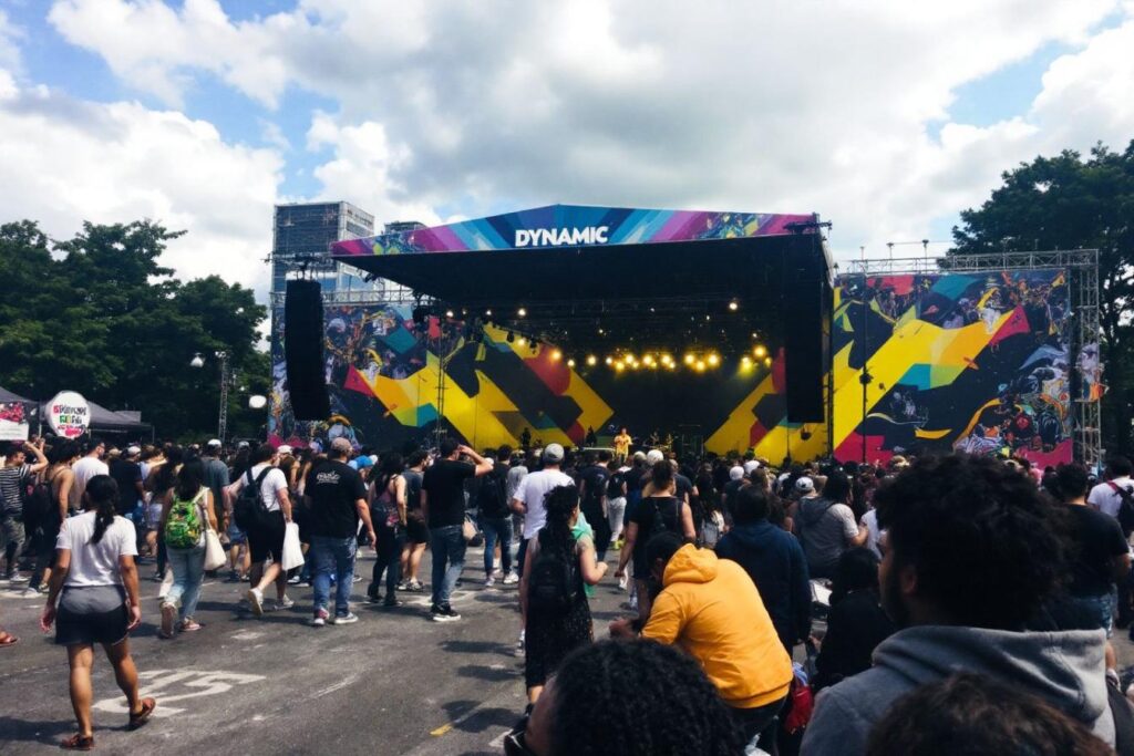 Pourquoi le rap est si populaire en France ? Témoignages et décryptage d’un phénomène culturel