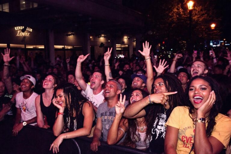 Témoignages de fans : ce que pensent les nouveaux venus des concerts et de la musique de Kendrick Lamar
