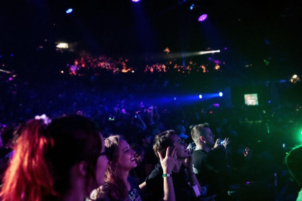 Témoignages sincères sur le concert hommage de Belinda Davids : les avis des fans bluffés