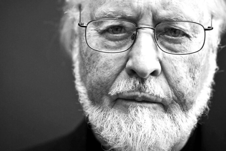 Qui est Hans Zimmer et en quoi se distingue-t-il de John Williams ?