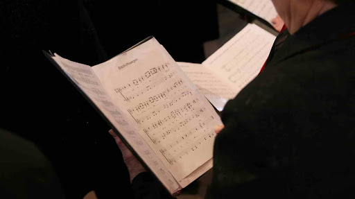 Peut-on apprendre à chanter juste à tout âge ?