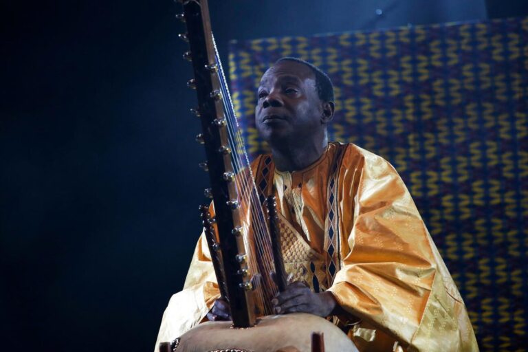 Comment se déroule un concert de kora à Paris ?