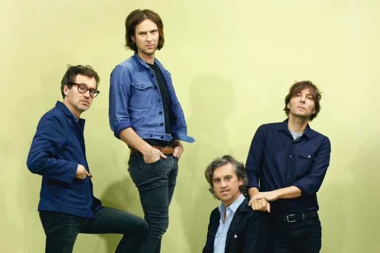 Pourquoi le groupe Phoenix chante-t-il en anglais ?