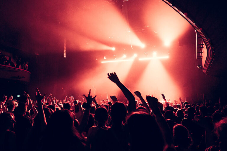 Quel âge minimum pour assister à un concert de rap en France ?