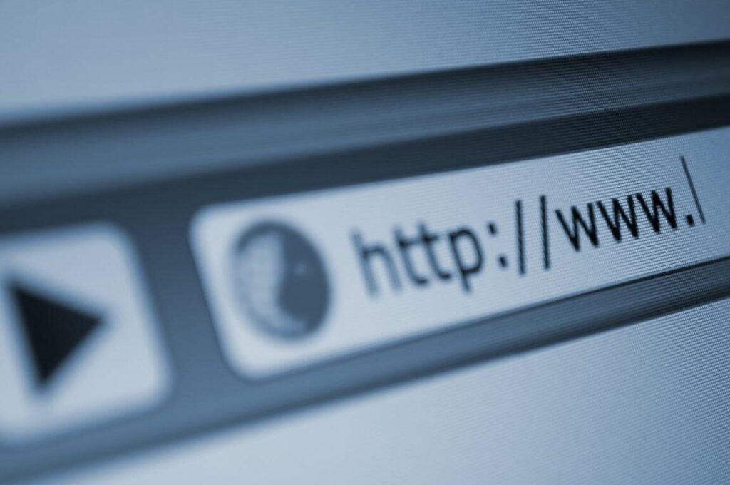 Que signifie www dans l’adresse des sites internet ?